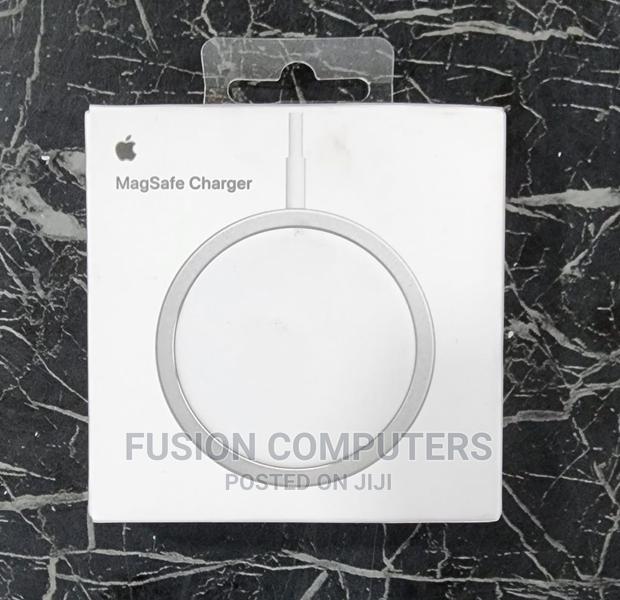Apple Magsafe Charger – Wireless Charger With Fast Charging - main view