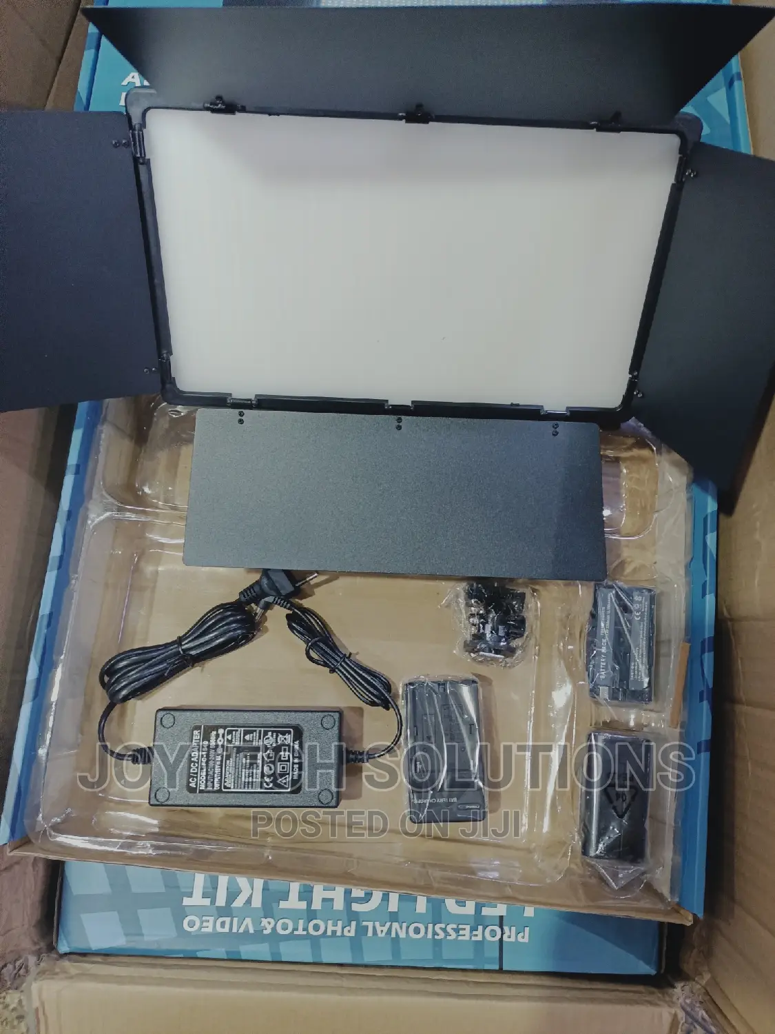 Pro Led Light UC 800plus With Two Batteries, Charger, Adptr