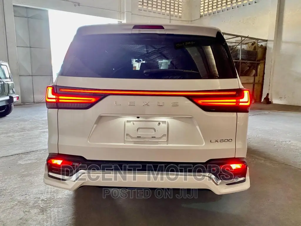 Lexus LX 2022 White