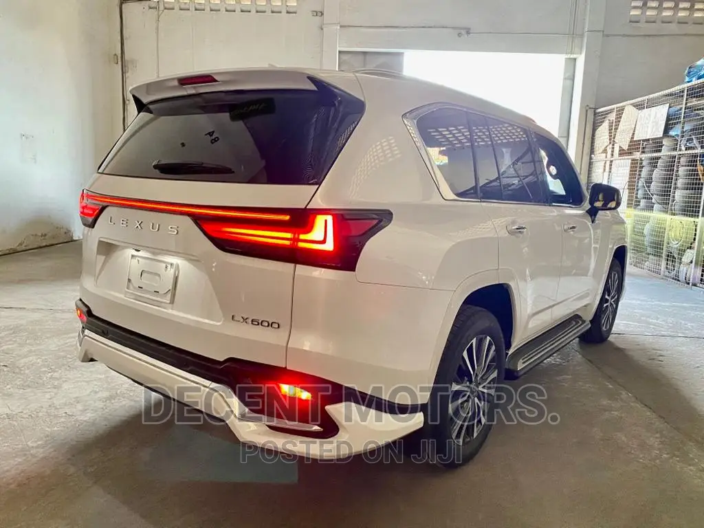 Lexus LX 2022 White