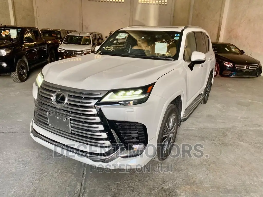 Lexus LX 2022 White