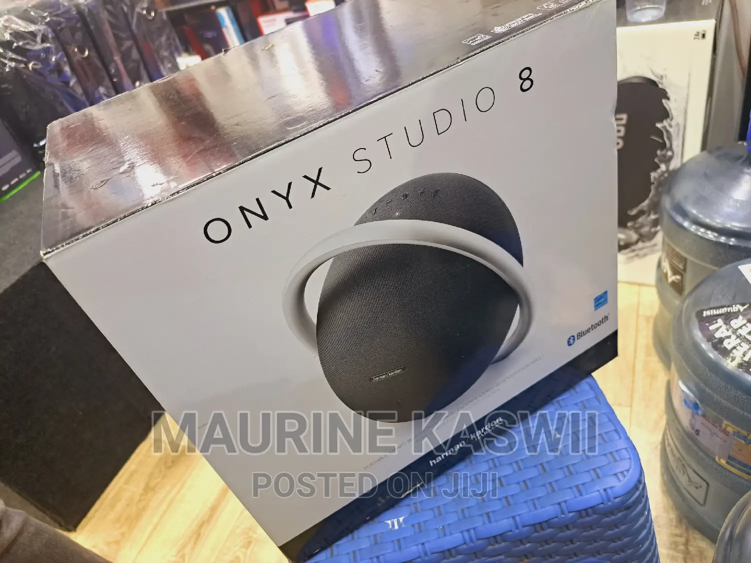 Harman Kardon Onyx Studio 8 | Studio