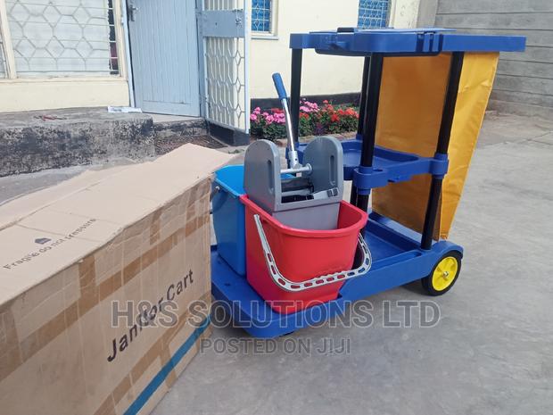 Janitor Cart - main view