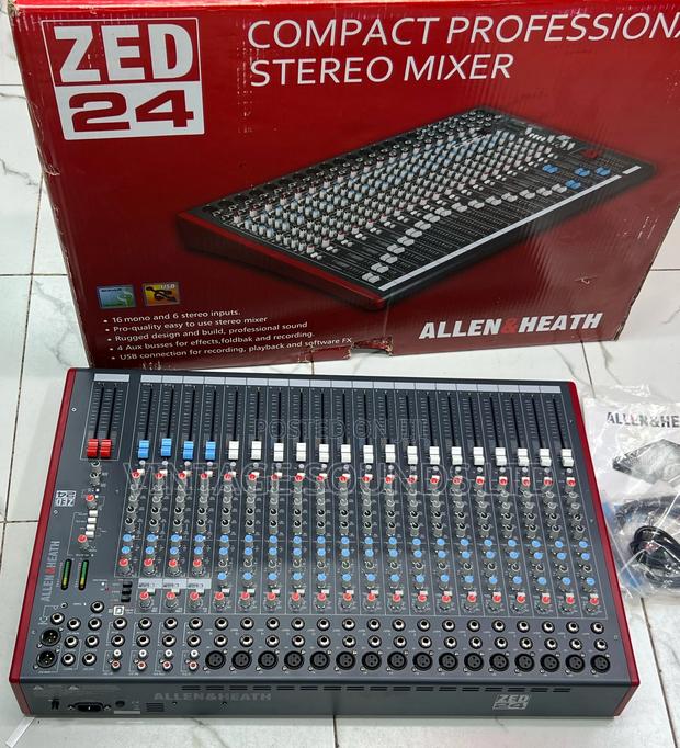 24channel Zed-24 Stereo Live Mixer - main view