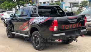 Toyota Hilux 2018 Black
