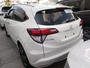 Honda Vezel 2017 White