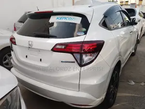 Honda Vezel 2017 White