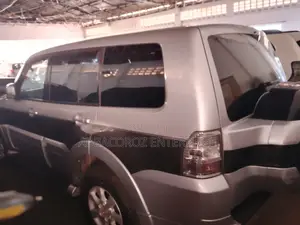 Mitsubishi Pajero 2015 Gray