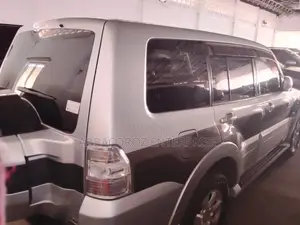 Mitsubishi Pajero 2015 Gray