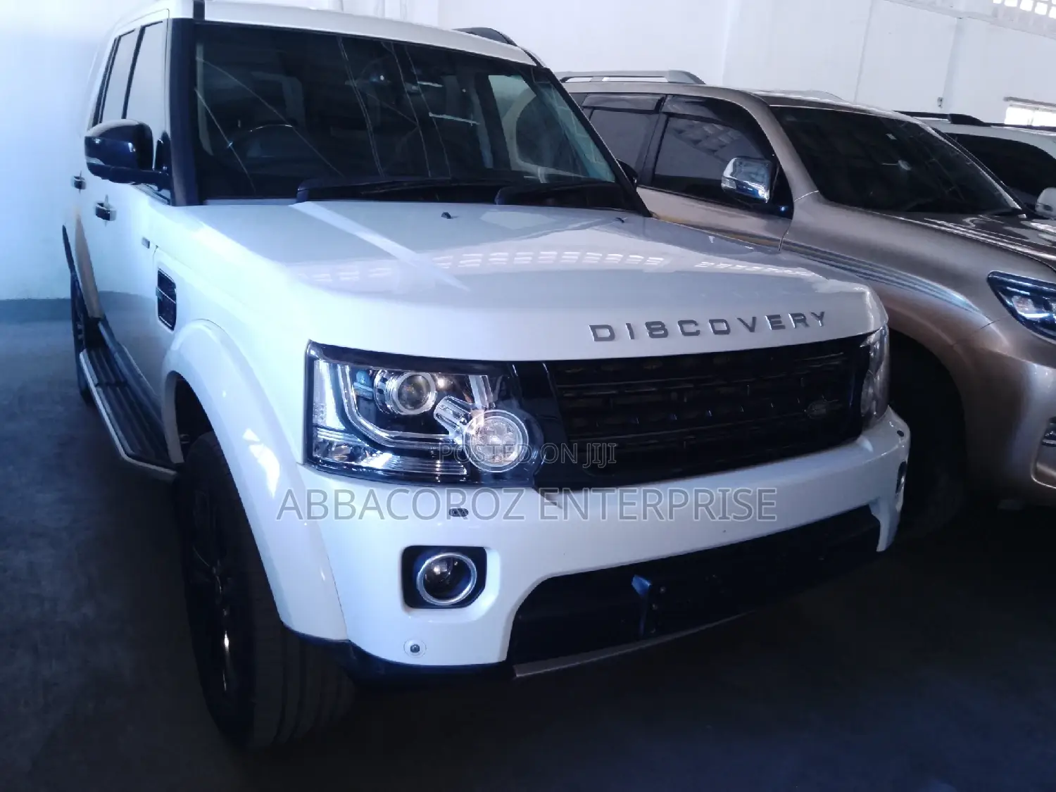 Land Rover Discovery 2015 White