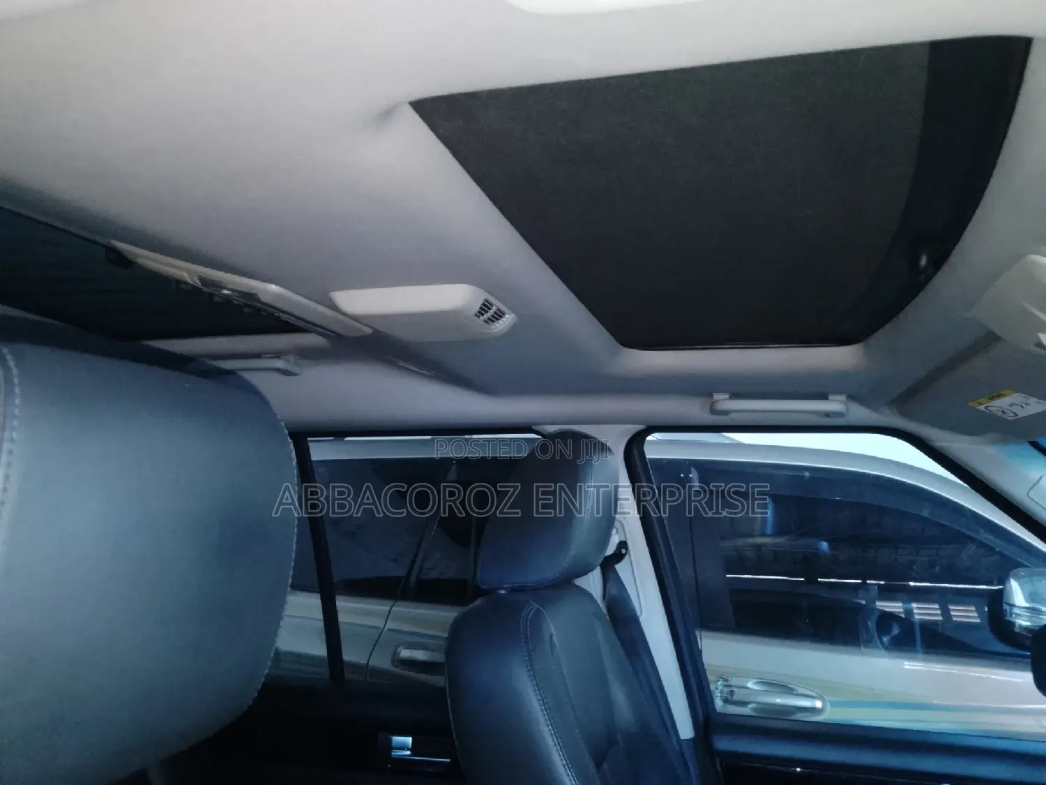 Land Rover Discovery 2015 White