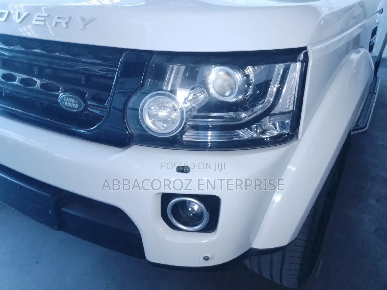 Land Rover Discovery 2015 White