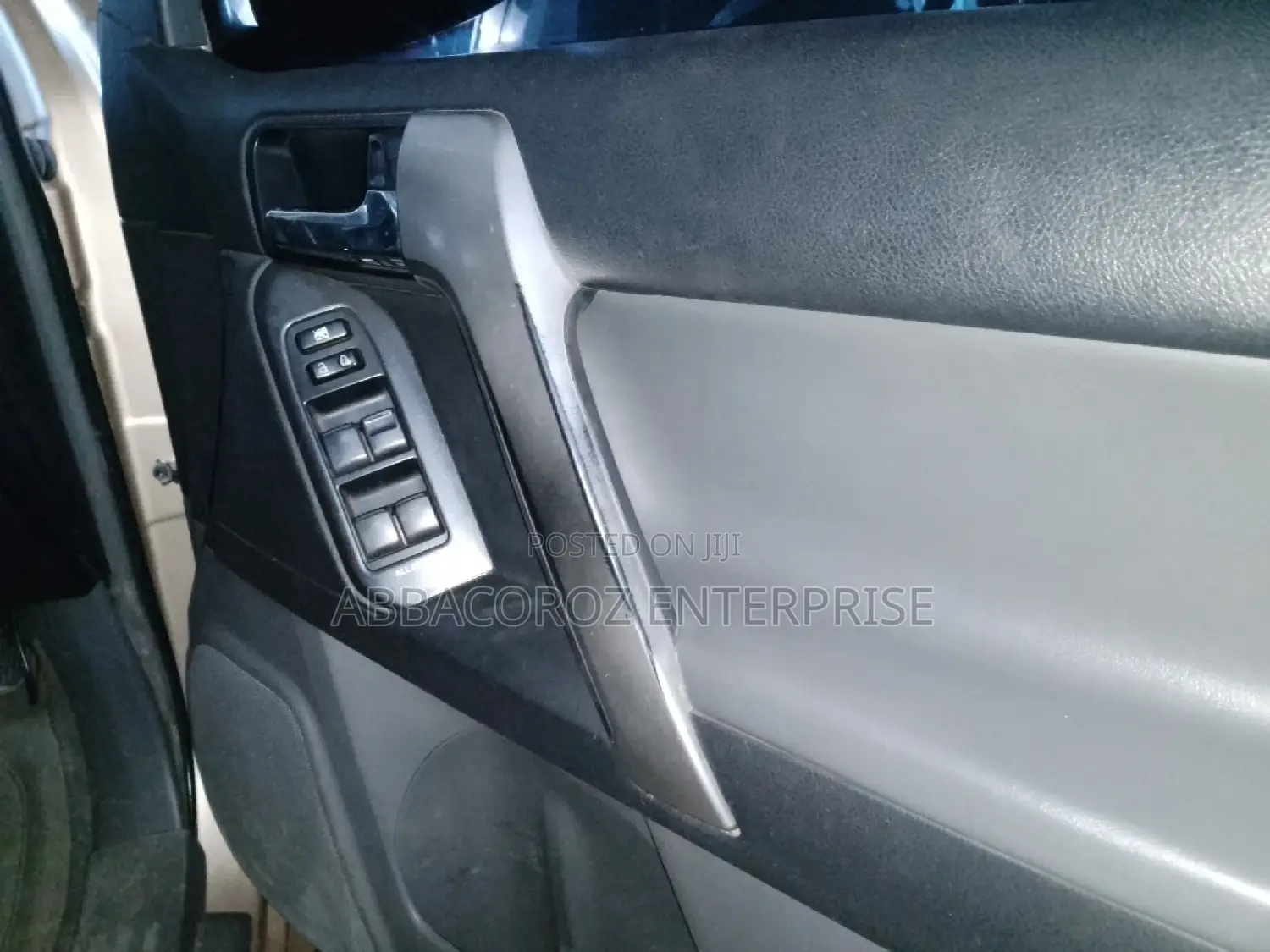 Toyota Land Cruiser Prado 2012 Brown