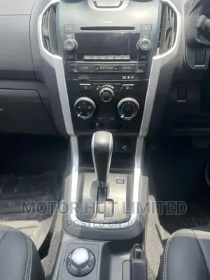 Isuzu D-MAX 2018 Silver