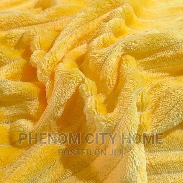 Durable Velvet Duvet Set - thumbnail 2