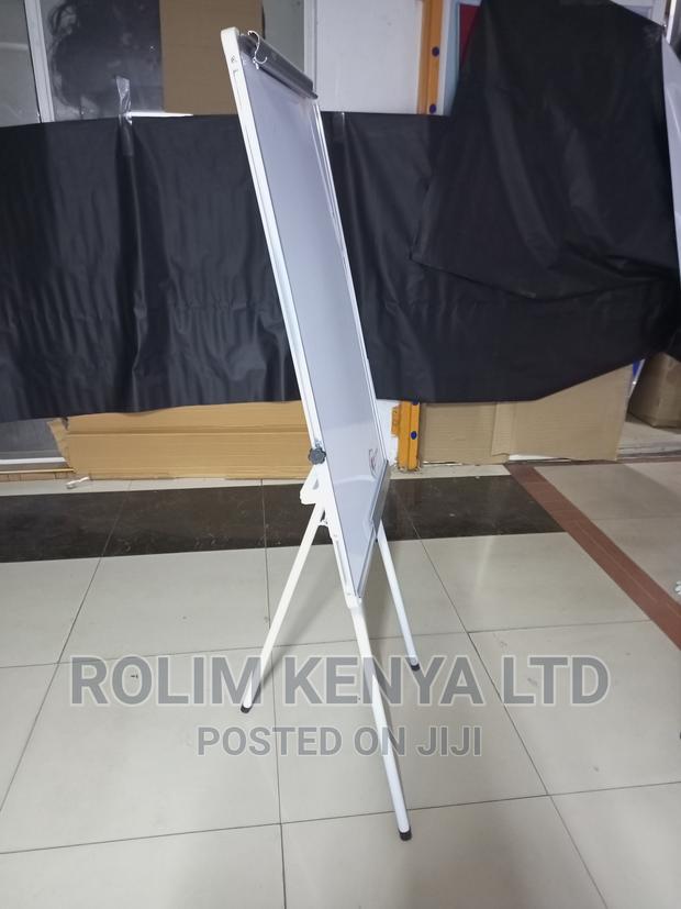 White Board With Tripod Stand 0.9m X 0.6m