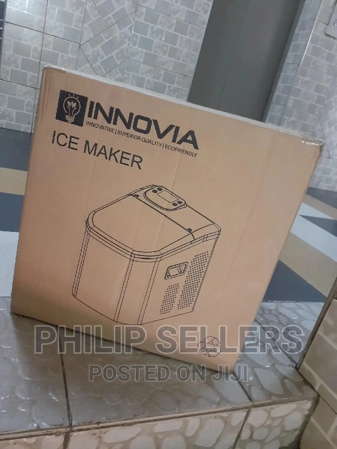 Ice Making Capacity Is 25kg / 24hrs