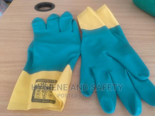 Bi-colour Gloves - main view