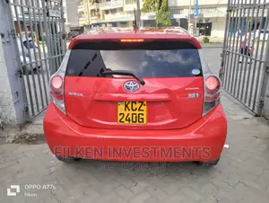 Toyota Aqua 2013 Red