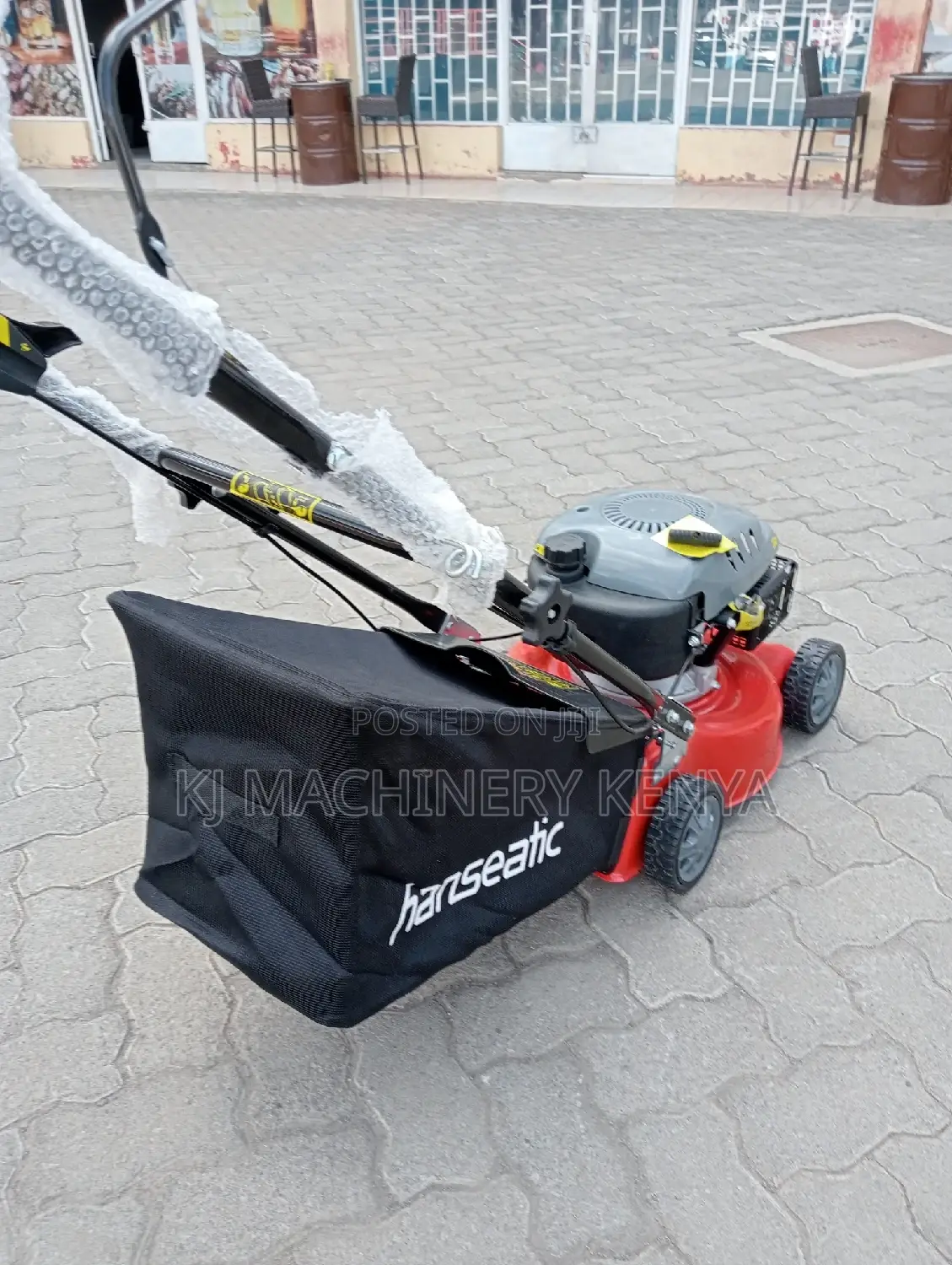 Good Quality Lawn Mowers Ideal for Your Home Compound Lawns