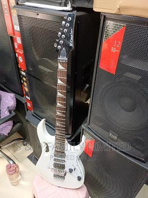 Solo White Guitar - thumbnail 2