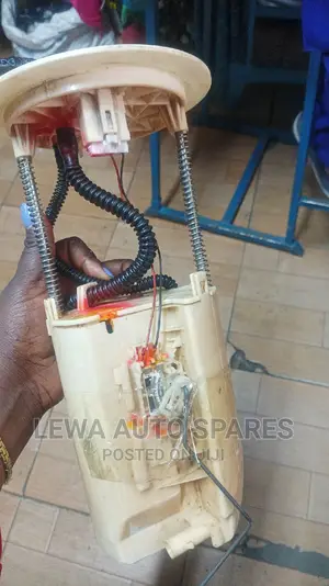 Fuel Pump For Toyota Prado 120 – Ex Japan – Reliable & Clean