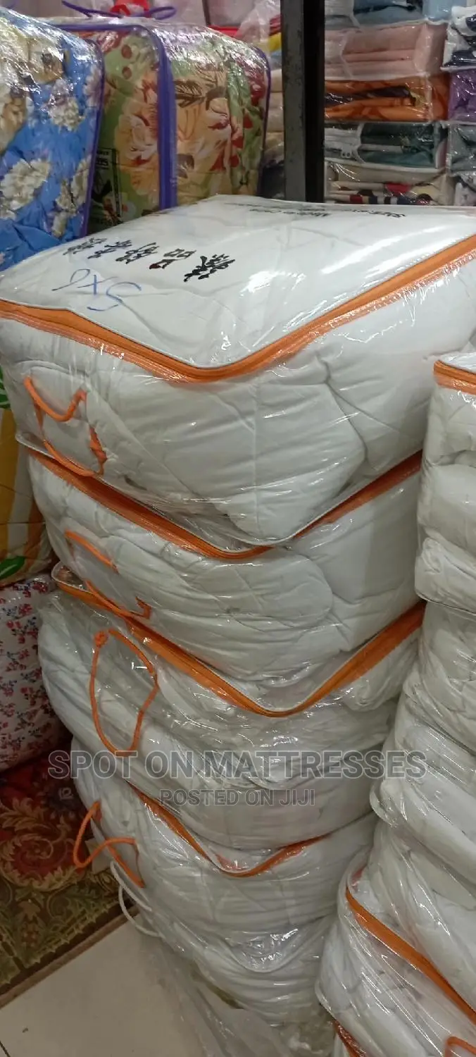 Plain White Cotton Duvets (Available in 5*6 and 6*6)