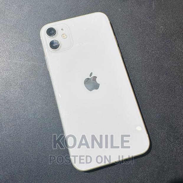 Apple iPhone 11 64 GB White - main view