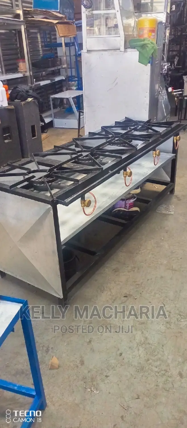 Four Burner Closed Gas Grill Jikos