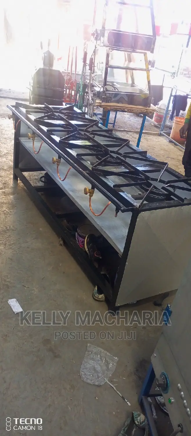 Four Burner Closed Gas Grill Jikos
