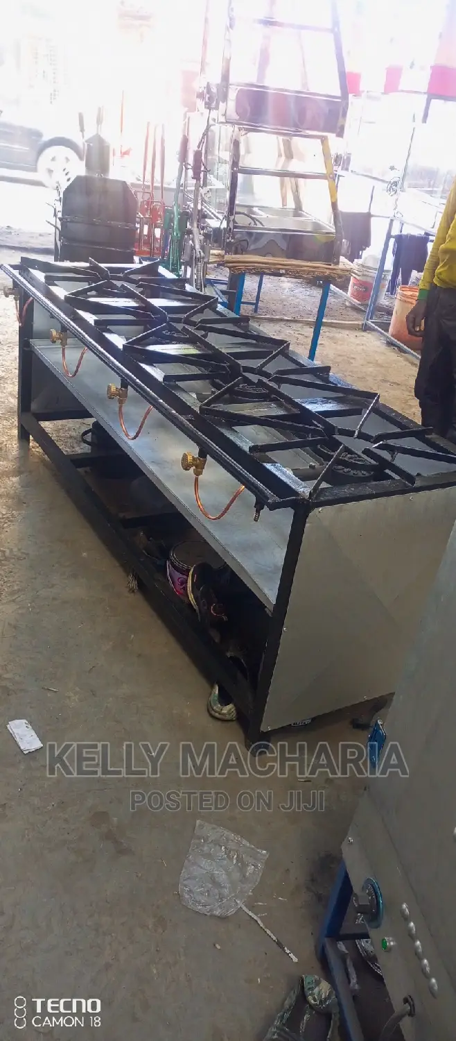 Four Burner Closed Gas Grill Jikos