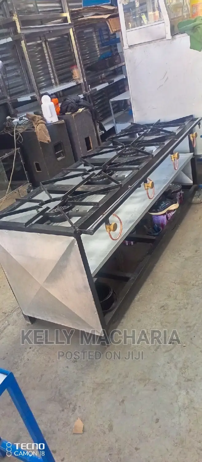 Four Burner Closed Gas Grill Jikos