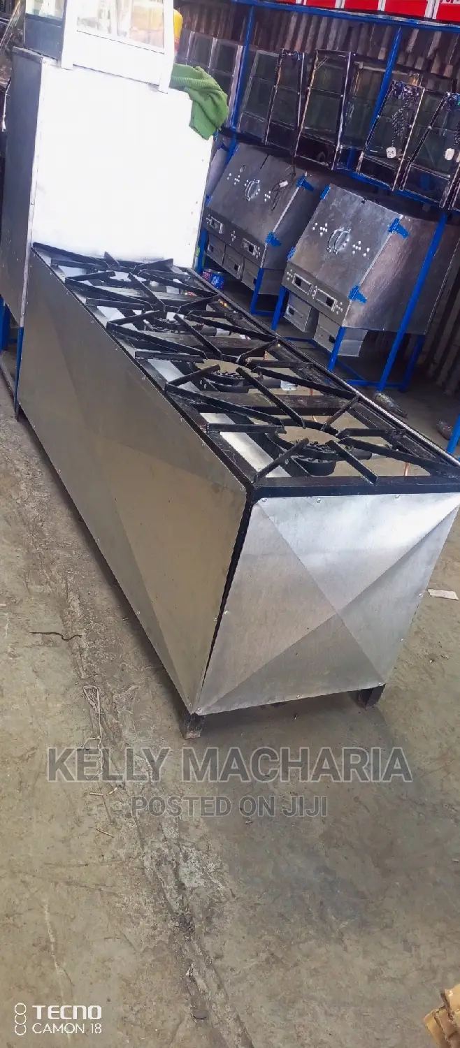 Four Burner Closed Gas Grill Jikos