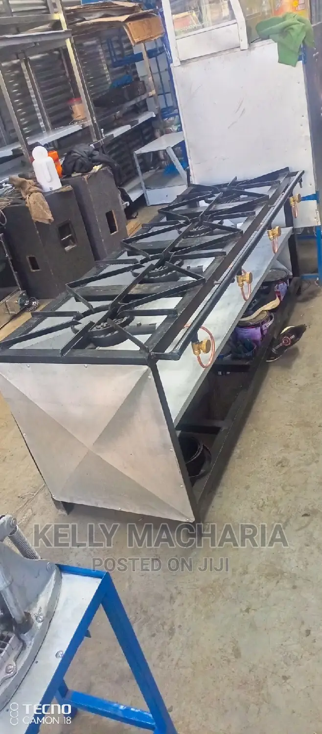 Four Burner Closed Gas Grill Jikos