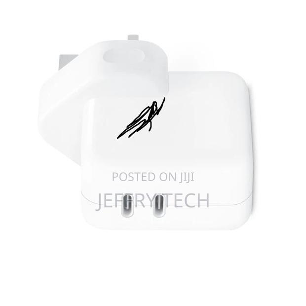 Apple 35W Dual USB-C Port Power Adapter - thumbnail 2