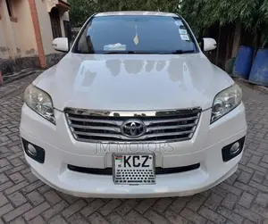 White 2013 Toyota Vanguard Available