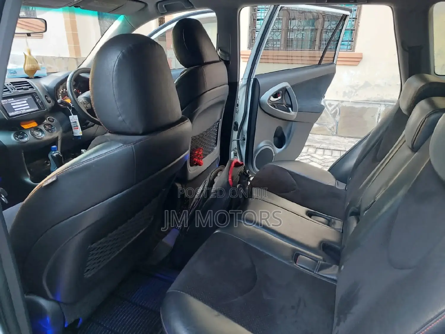 Toyota Vanguard 2013 White