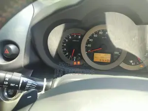 Toyota Vanguard 2013 White