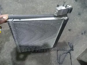Toyota ISIS Radiator Ace