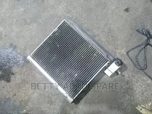 Toyota ISIS Radiator Ace