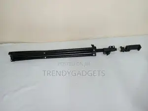 Adjustable 1.6M Tripod Stand