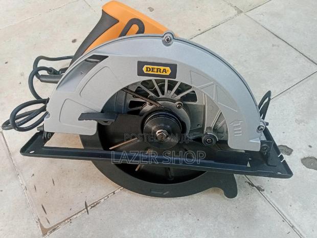 2200w DERA Circular Saw - main view