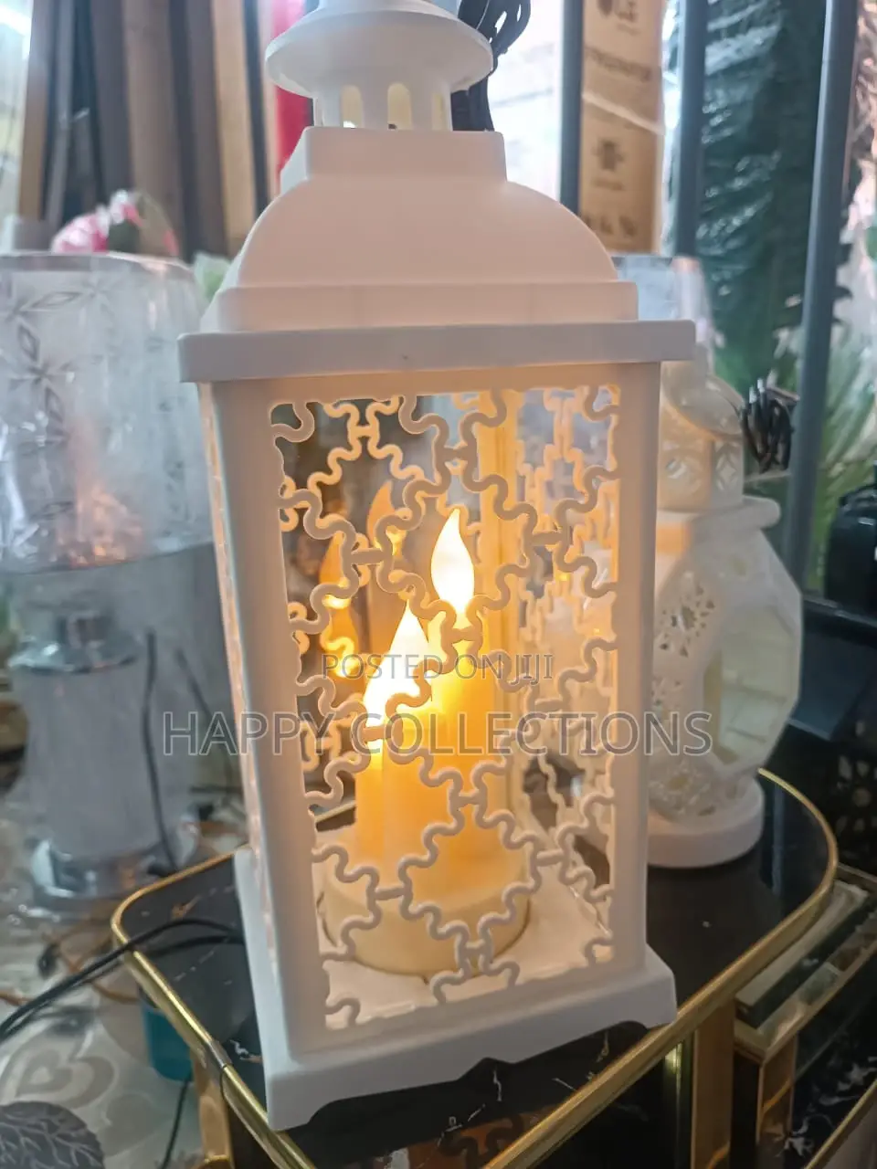 Beautiful Lantern With 3 Candle Lights
