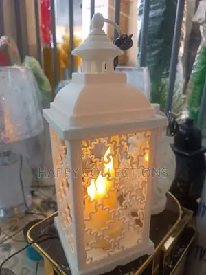Beautiful Lantern With 3 Candle Lights