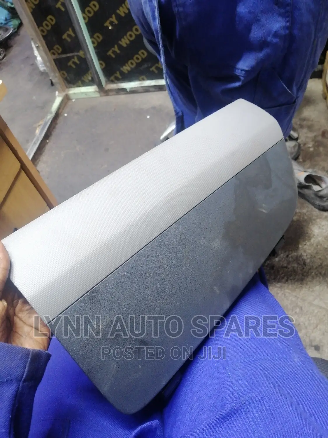 Toyota Hiace 7l Dashboard Cover