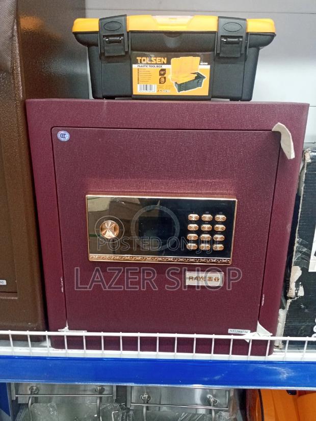 Medium Money Safe - main view