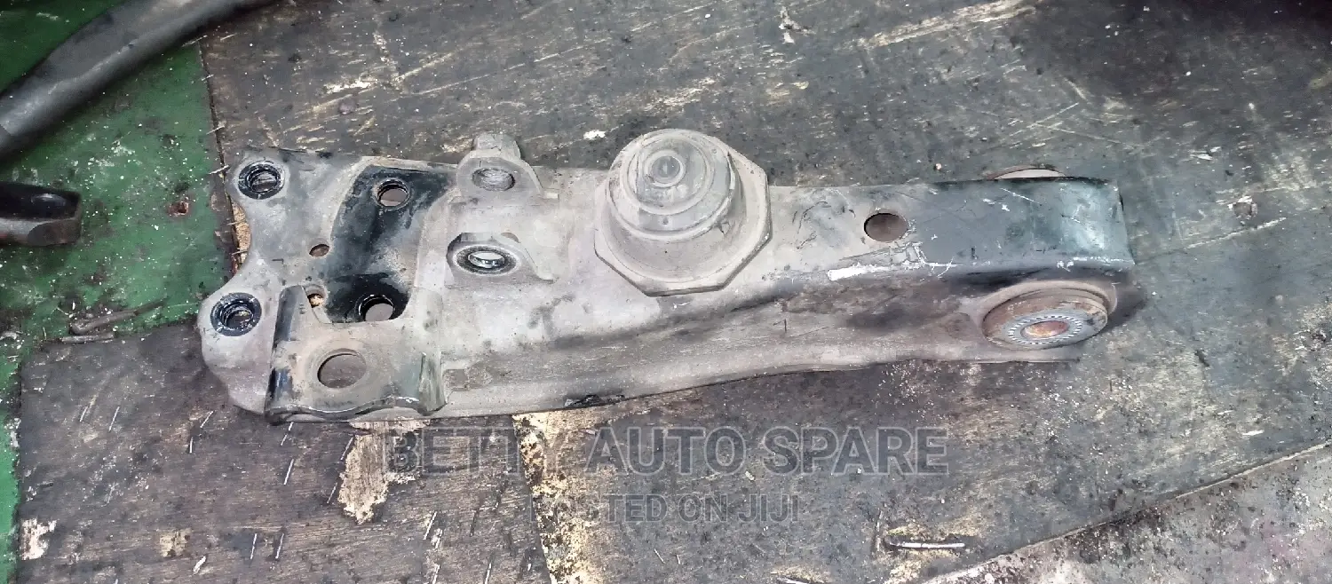 Toyota 7 L Front Lower Arm