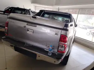 Toyota Hilux 2016 Gray