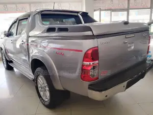 Toyota Hilux 2016 Gray