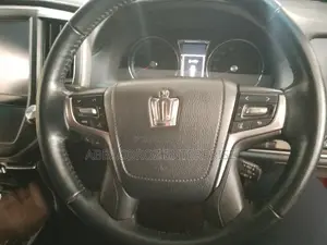 Toyota Crown 2016 Red